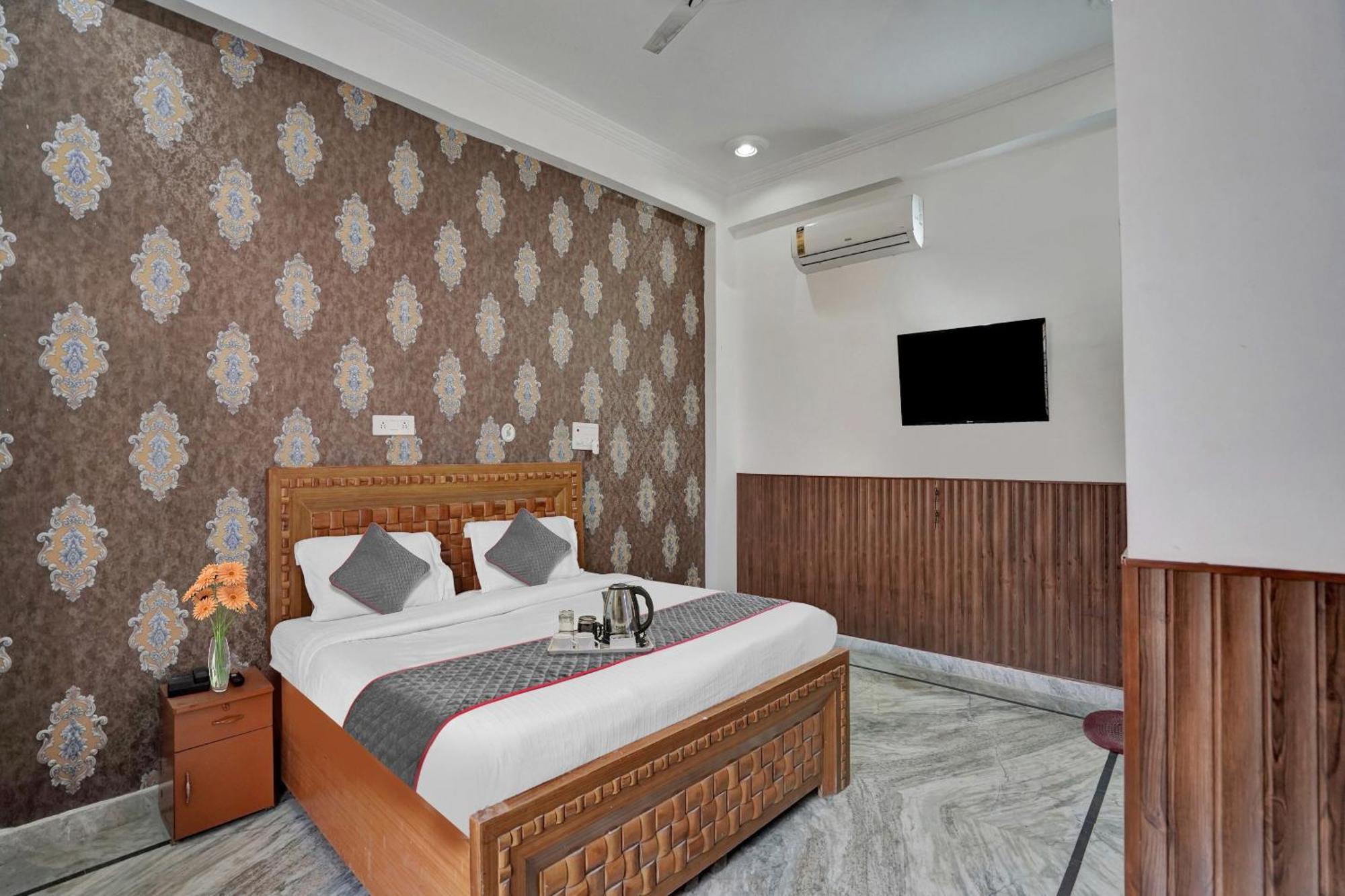 Hotel Collection O Samira Residency Near Botanic Garden Of Indian Republic Noida Esterno foto