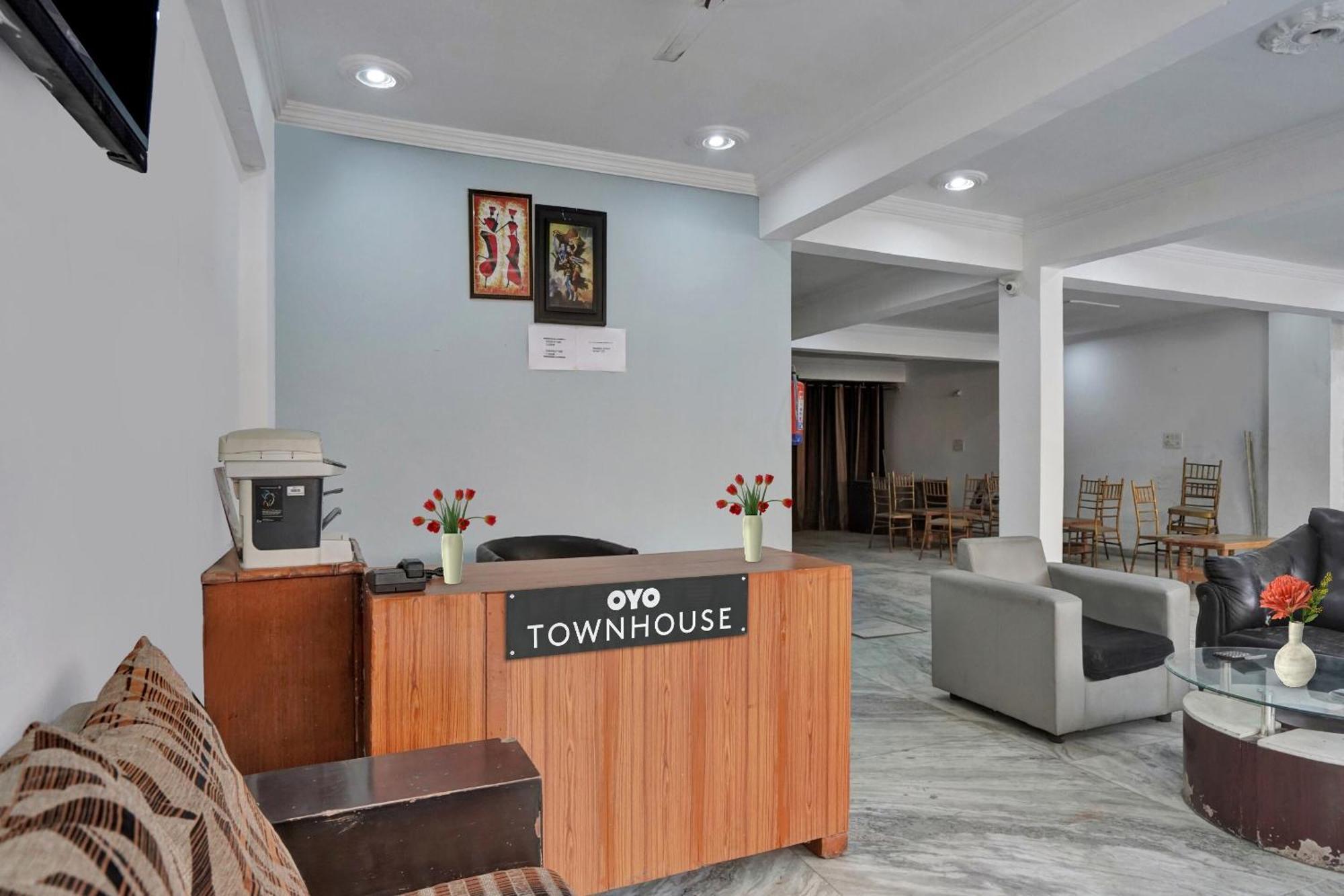 Hotel Collection O Samira Residency Near Botanic Garden Of Indian Republic Noida Esterno foto