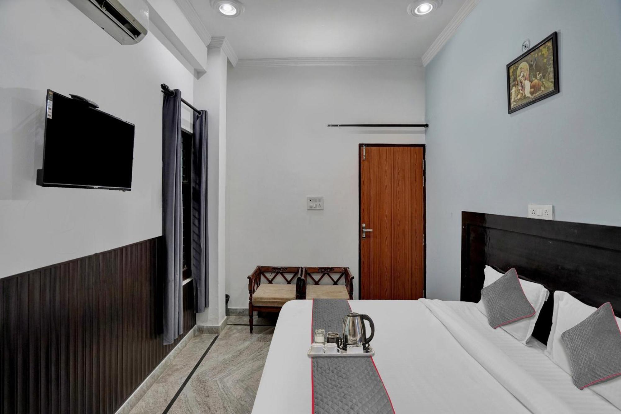 Hotel Collection O Samira Residency Near Botanic Garden Of Indian Republic Noida Esterno foto